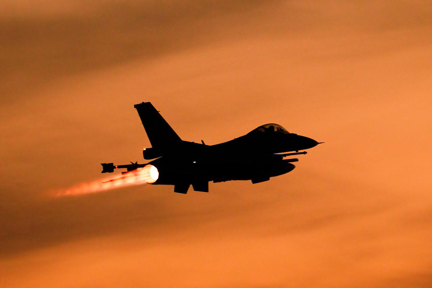 ВС РФ уничтожили F-16 и Mirage на аэродроме Долгинцево в Кировоградской области