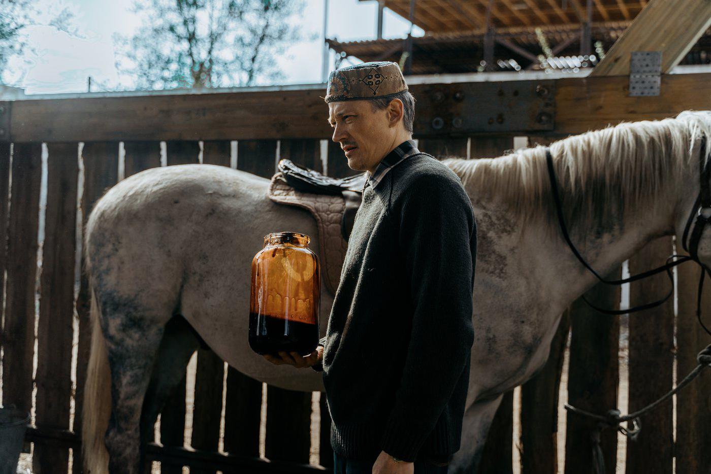 Сергей Гилёв в роли прораба лесорубов в фильме "Шурале"