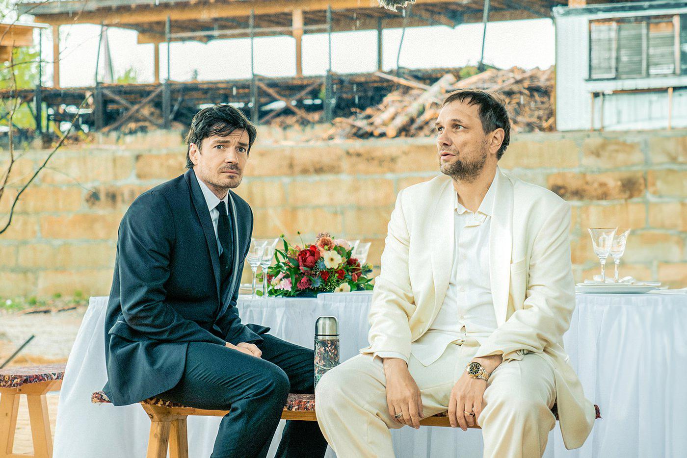 Максим Матвеев в роли Миши и Роман Михайлов в роли дяди Жени в фильме "Шурале"