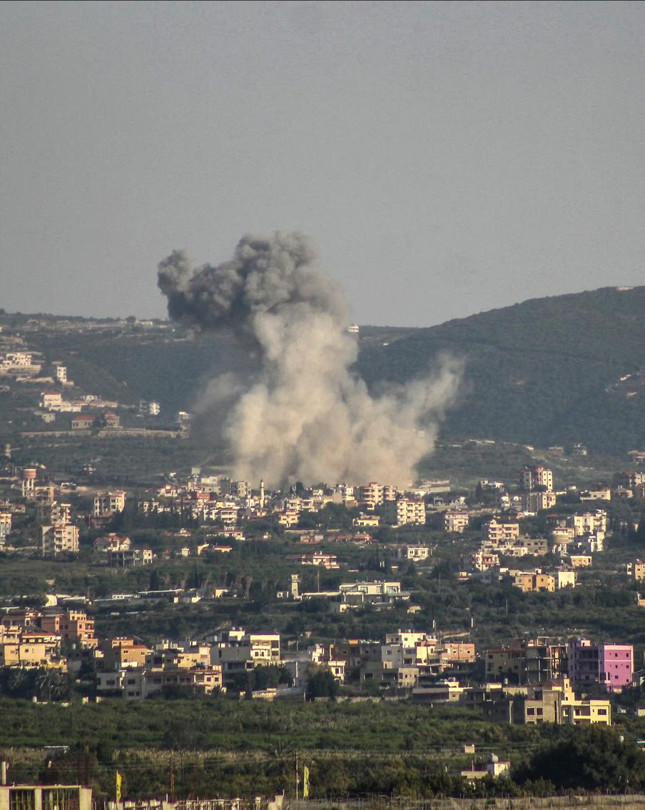 Израиль объявил о введении десятидневного режима прекращения огня в Ливане. Однако СМИ сообщают, что уже в первые часы объявленного перемирия ЦАХАЛ нанёс удары по ливанским населённым пунктам Аль-Хиам и Дбейбин, расположенным на юге страны