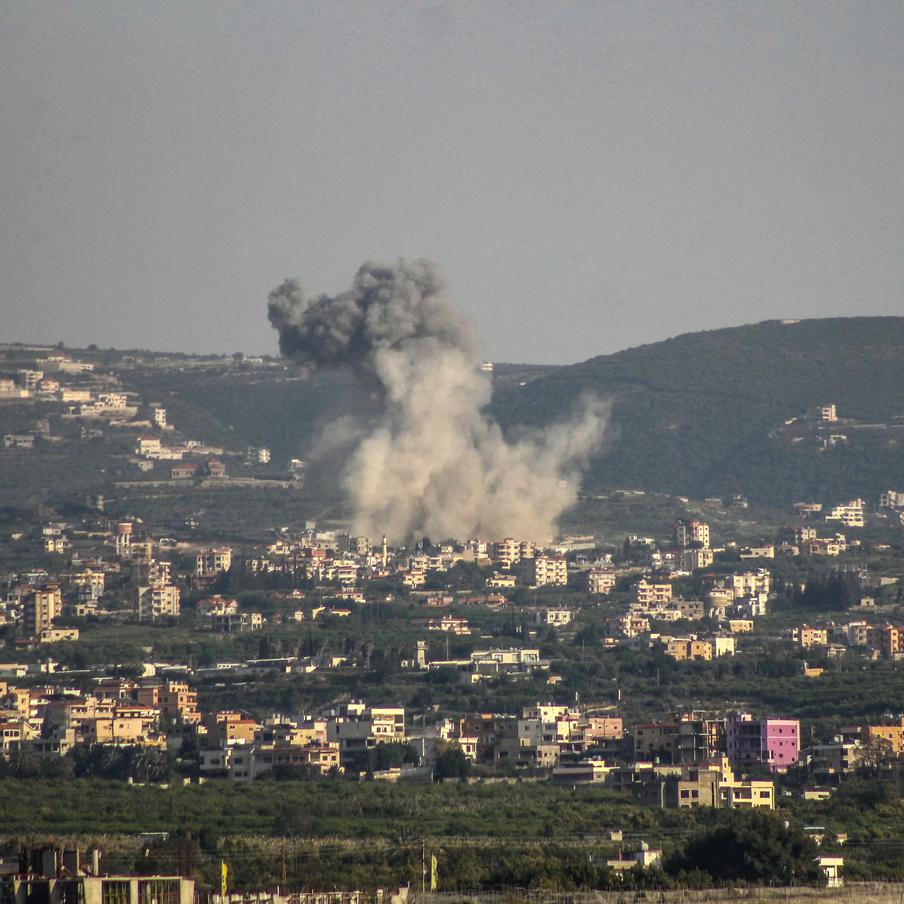 Израиль объявил о введении десятидневного режима прекращения огня в Ливане. Однако СМИ сообщают, что уже в первые часы объявленного перемирия ЦАХАЛ нанёс удары по ливанским населённым пунктам Аль-Хиам и Дбейбин, расположенным на юге страны