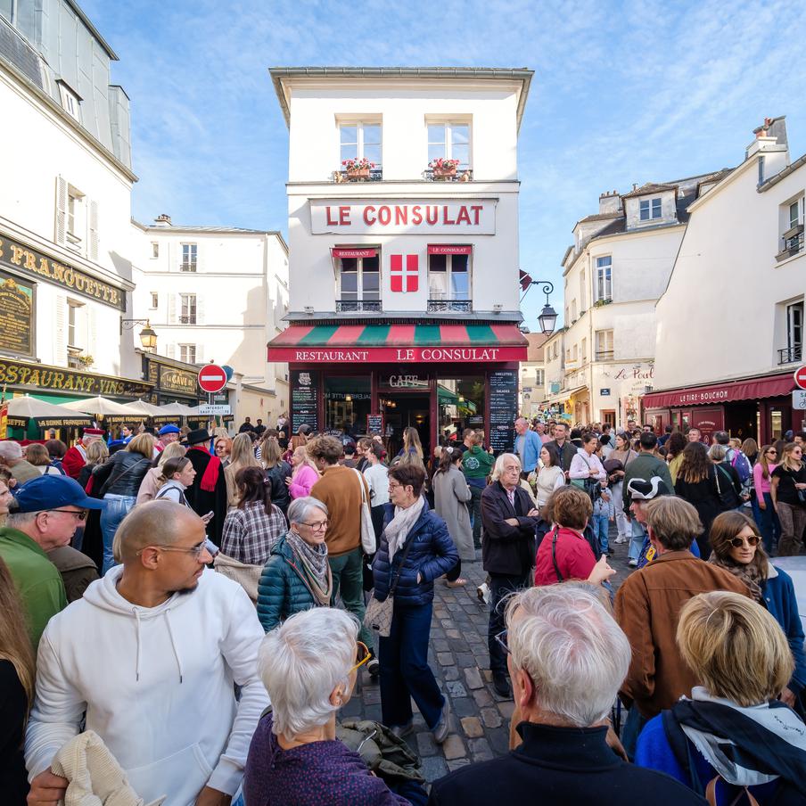 Европе предрекли существенное сокращение населения к концу XXI века. По данным специалистов, численность населения Евросоюза будет увеличиваться ещё три года и достигнет максимума в 453,3 млн человек к 2029 году. После этого начнётся постепенный спад