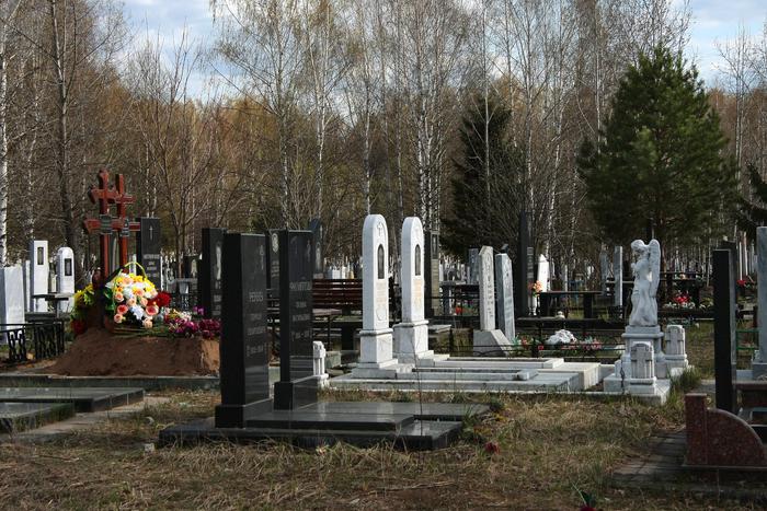 Почему в Омской области решили сделать Радоницу нерабочим днём