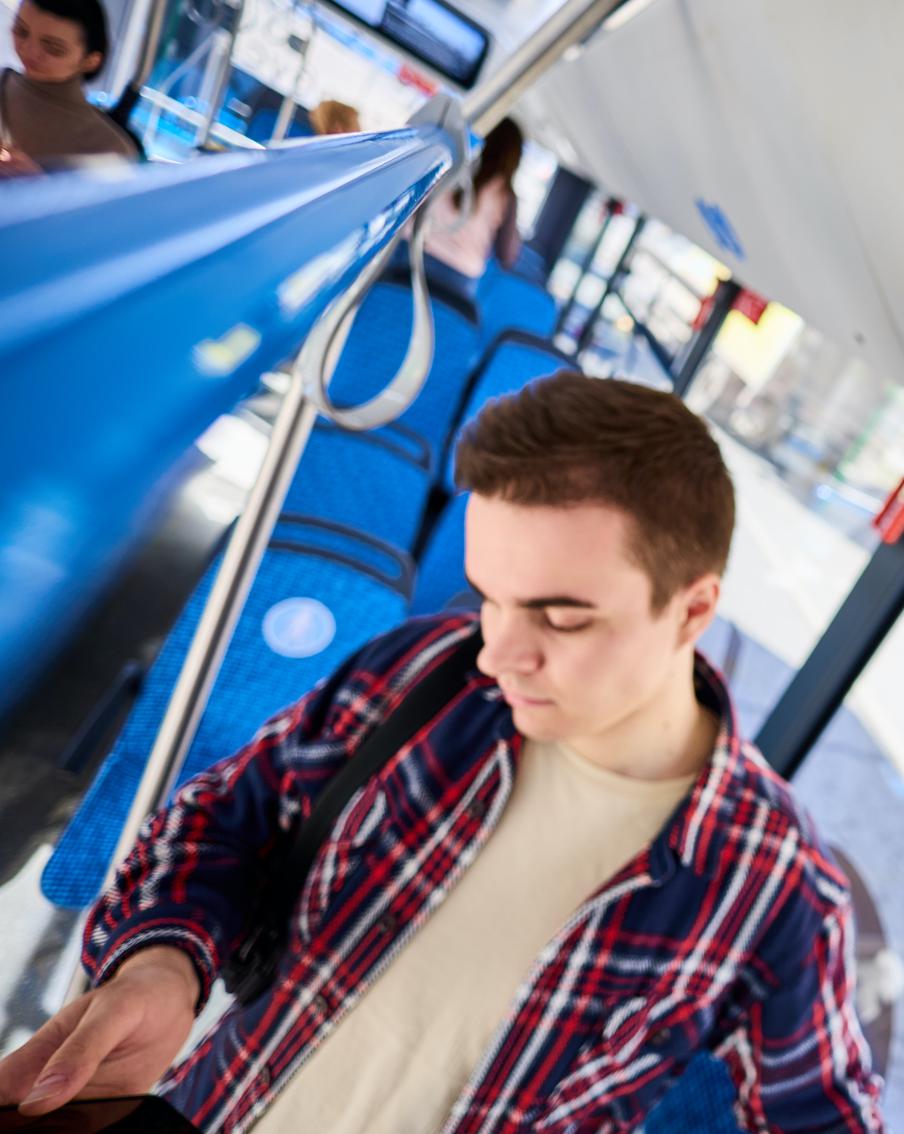 Максим Ликсутов: в наземном транспорте столицы началось тестирование оплаты по биометрии