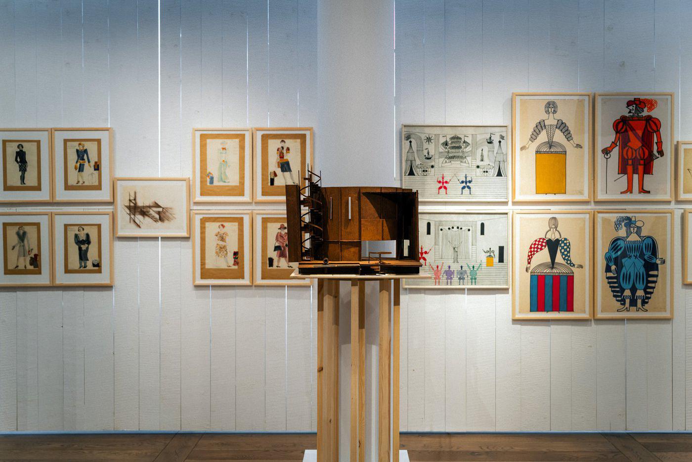 Выставка "Художники эпохи "Современника" открылась к 70-летию театра.