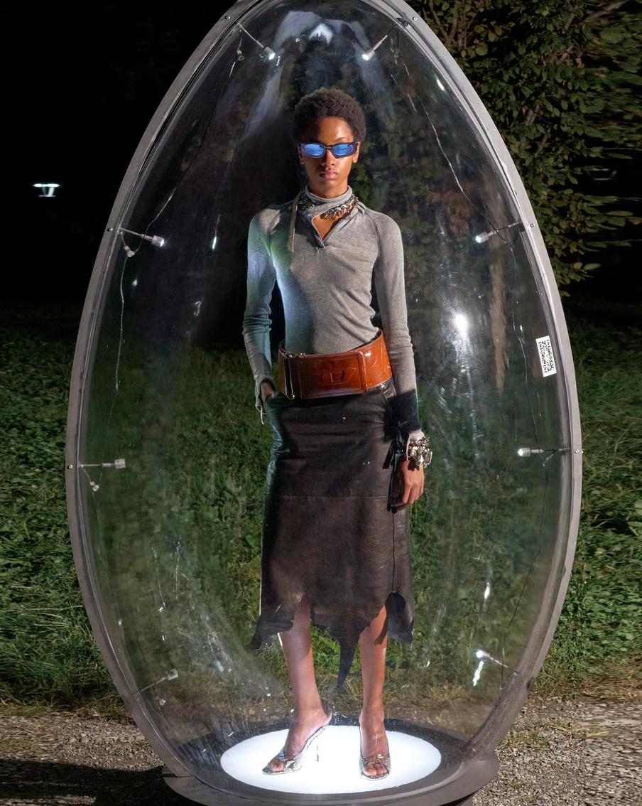 Модель на презентации Diesel.