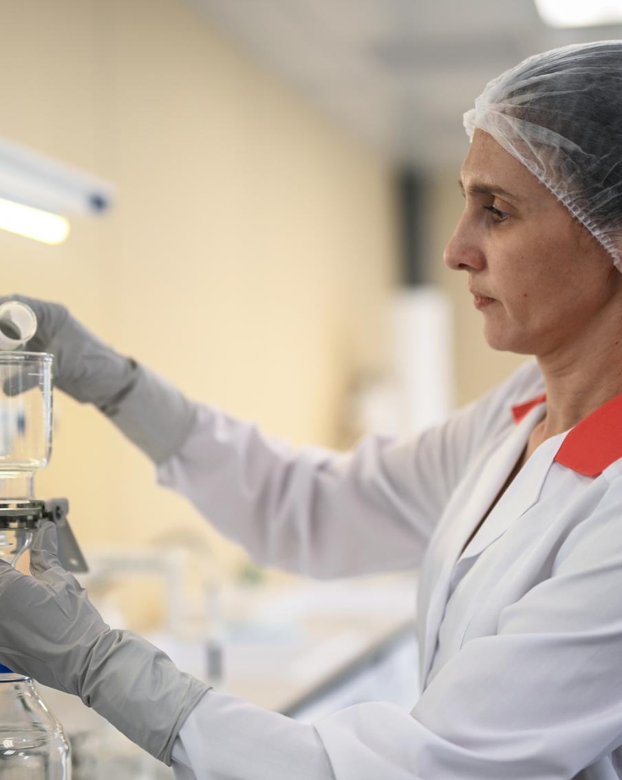 Голикова объявила о включении онковакцин и CAR-T-терапии в программу ОМС. Вице-премьер Татьяна Голикова на расширенной коллегии Минздрава сообщила, что создание персонализированных мРНК-вакцин против рака и Т-клеточной иммунотерапии завершено. Эти методы лечения теперь доступны россиянам бесплатно по полису