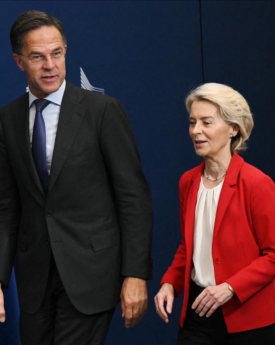 Рютте и фон дер Ляйен не позвали на встречу по Ормузскому проливу в Париже. Кроме того, в мероприятии не примут участие ни президент США Дональд Трамп, ни кто-либо из представителей его администрации. Тем не менее их обещали оперативно проинформировать об итогах встречи