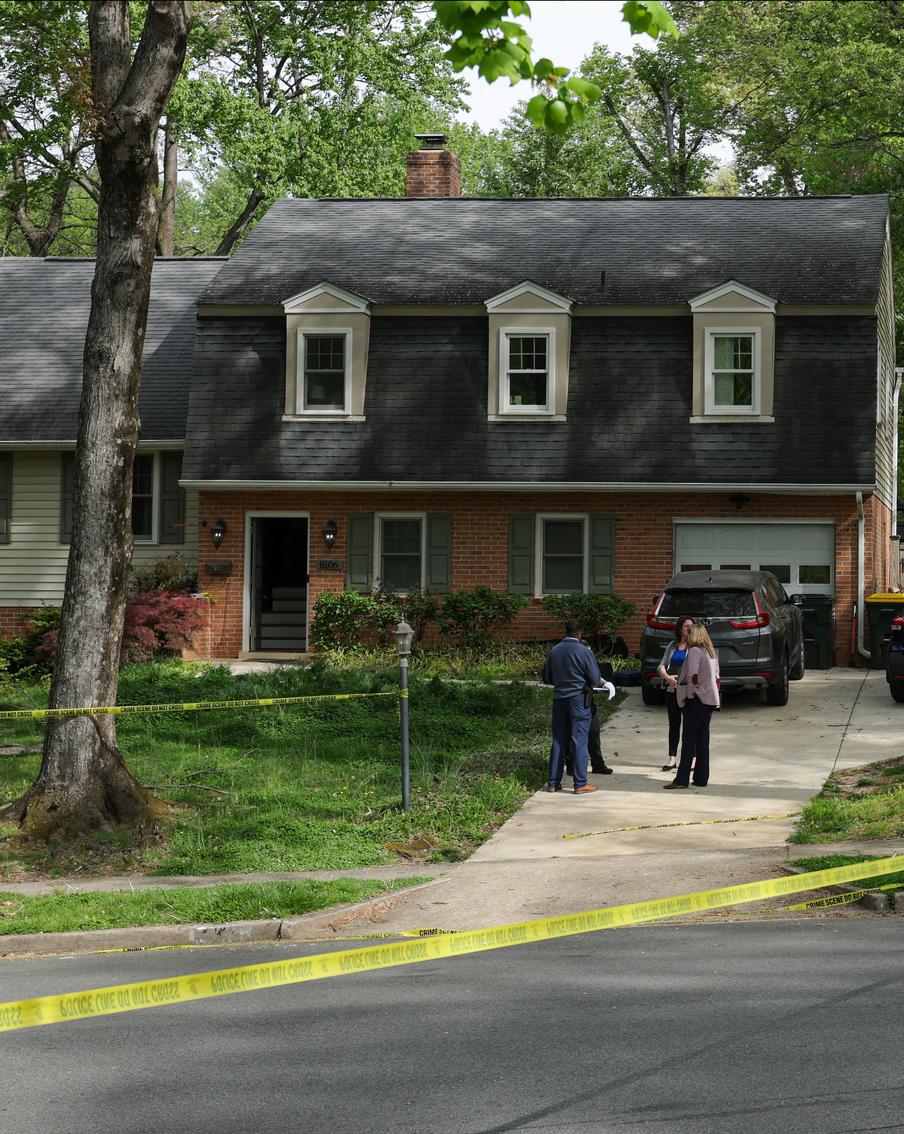 В США бывший вице-губернатор убил жену и совершил самоубийство. В момент трагедии в доме также находились несовершеннолетние сын и дочь Фэрфаксов. Именно мальчик вызвал полицию. Следователи считают, что причиной для насилия мог стать бракоразводный процесс