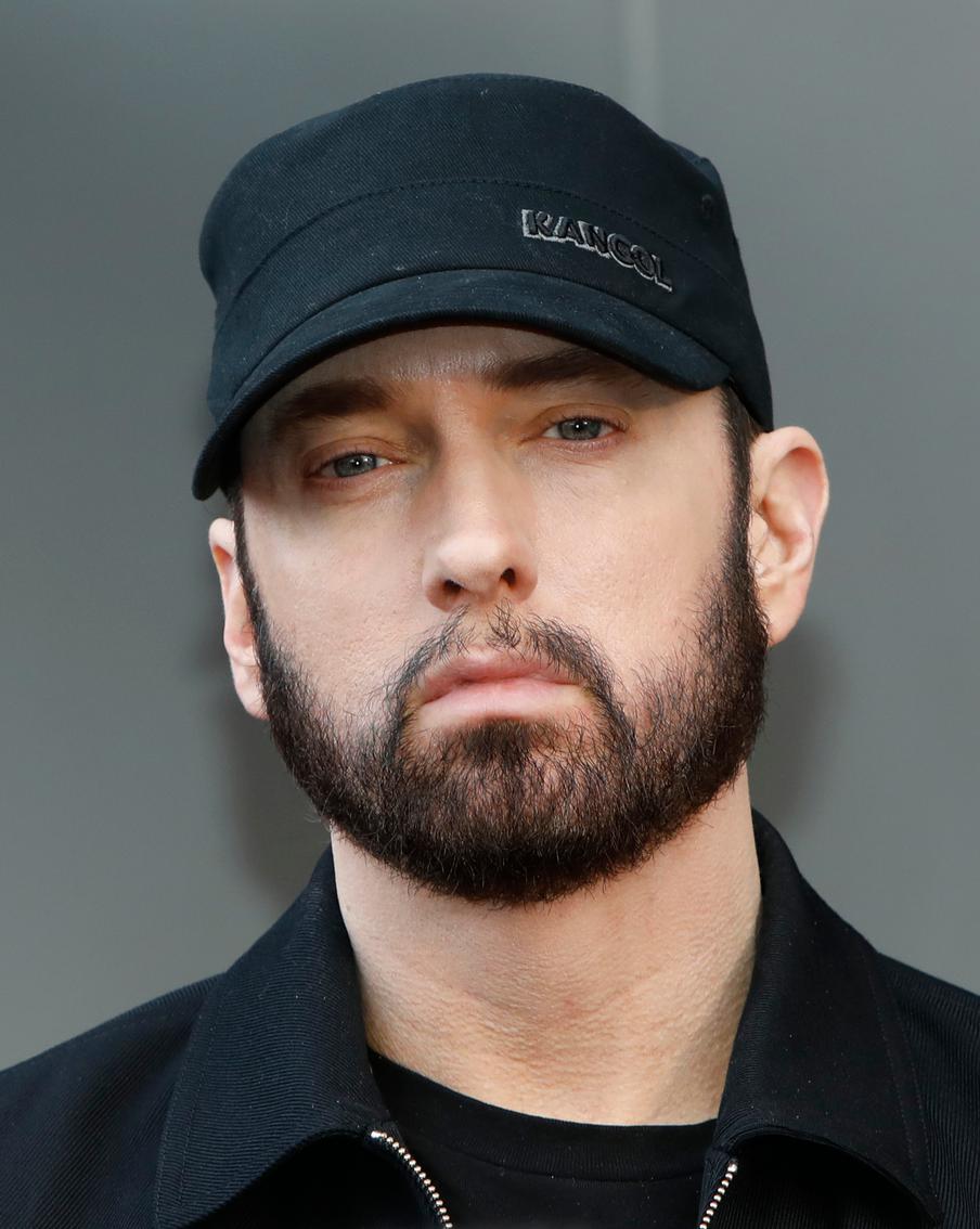 Рэпер Eminem отказался от возможности провести концерт в Казахстане. Американский исполнитель отказался от предложения организаторов провести свой концерт в Казахстане. Его представители заявили, что данный регион рэперу не интересен