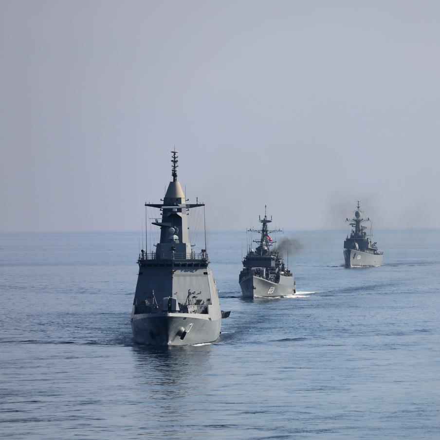 Американские военные готовятся брать на абордаж связанные с Ираном нефтетанкеры. Имеющие связи с Ираном нефтетанкеры находятся в зоне риска из-за того, что армия США готовится захватывать их силами специальных штурмовых отрядов