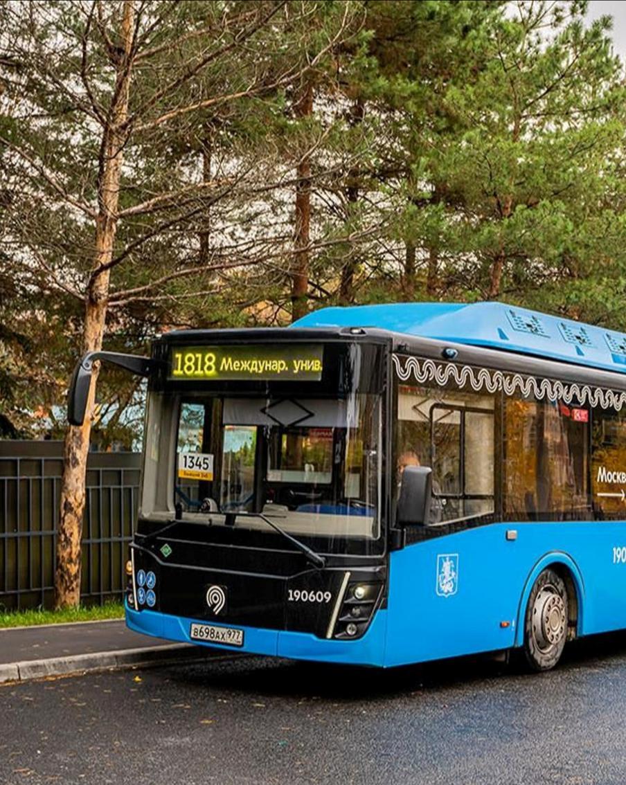 Собянин рассказал о развитии комфортных поездок между Москвой и Подмосковьем. Проект "Москва — область" сделает поездки удобнее для более чем трёх миллионов жителей Москвы и Подмосковья за счёт предсказуемой периодичности рейсов, удобного расписания и современного автопарка