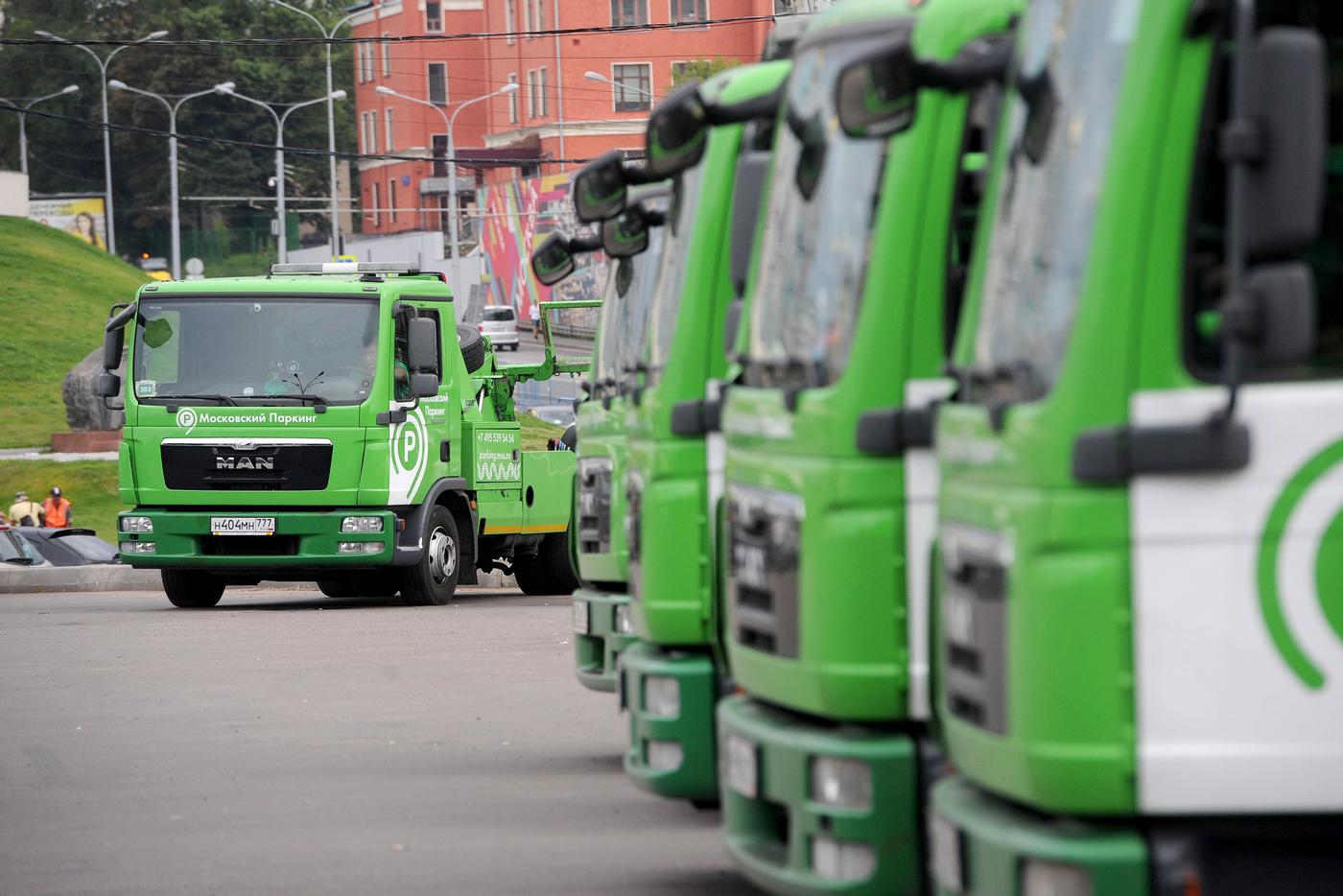 Максим Ликсутов: 700 водителей эвакуаторов "Московского паркинга" делают дороги столицы еще комфортнее и безопаснее