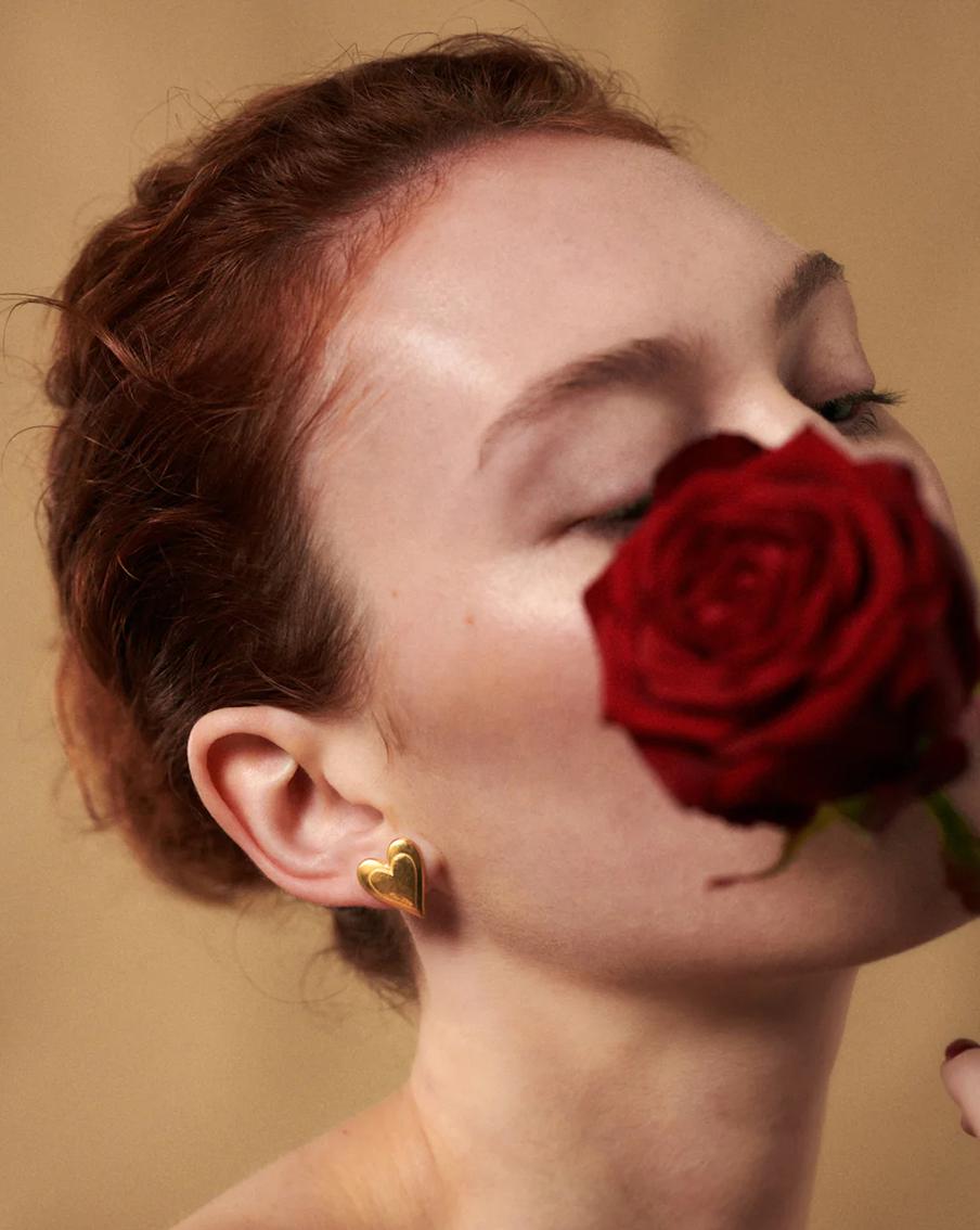 Попробуйте создать украшение по личному дизайну.