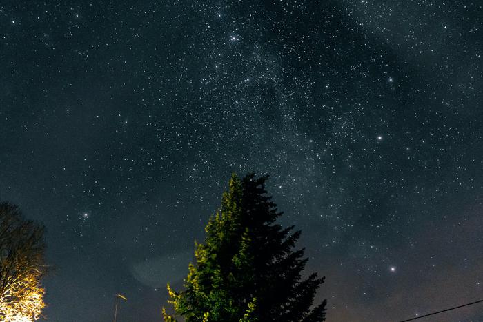 Звездопад над Москвой в ночь на 23 апреля: как и где загадывать желание?