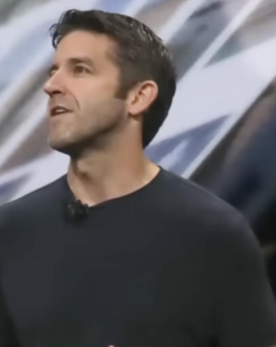 Кто займёт место Тима Кука на посту нового CEO Apple