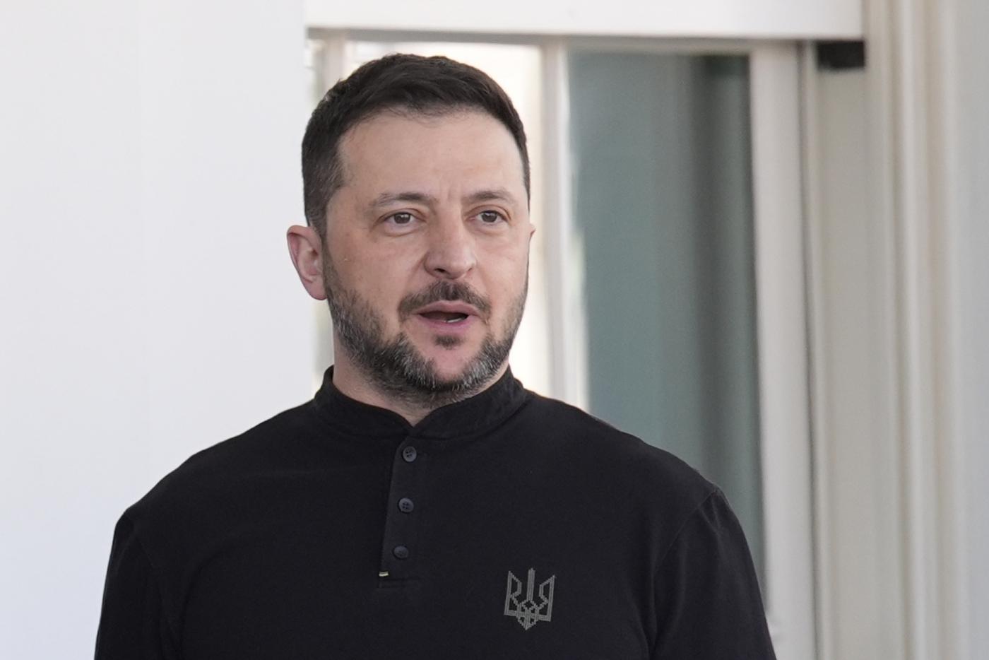 Почему Зеленский назвал визит американских посланников в Москву неуважением