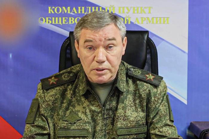 На каком расстоянии от Славянска и Краматорска находятся подразделения ВС России