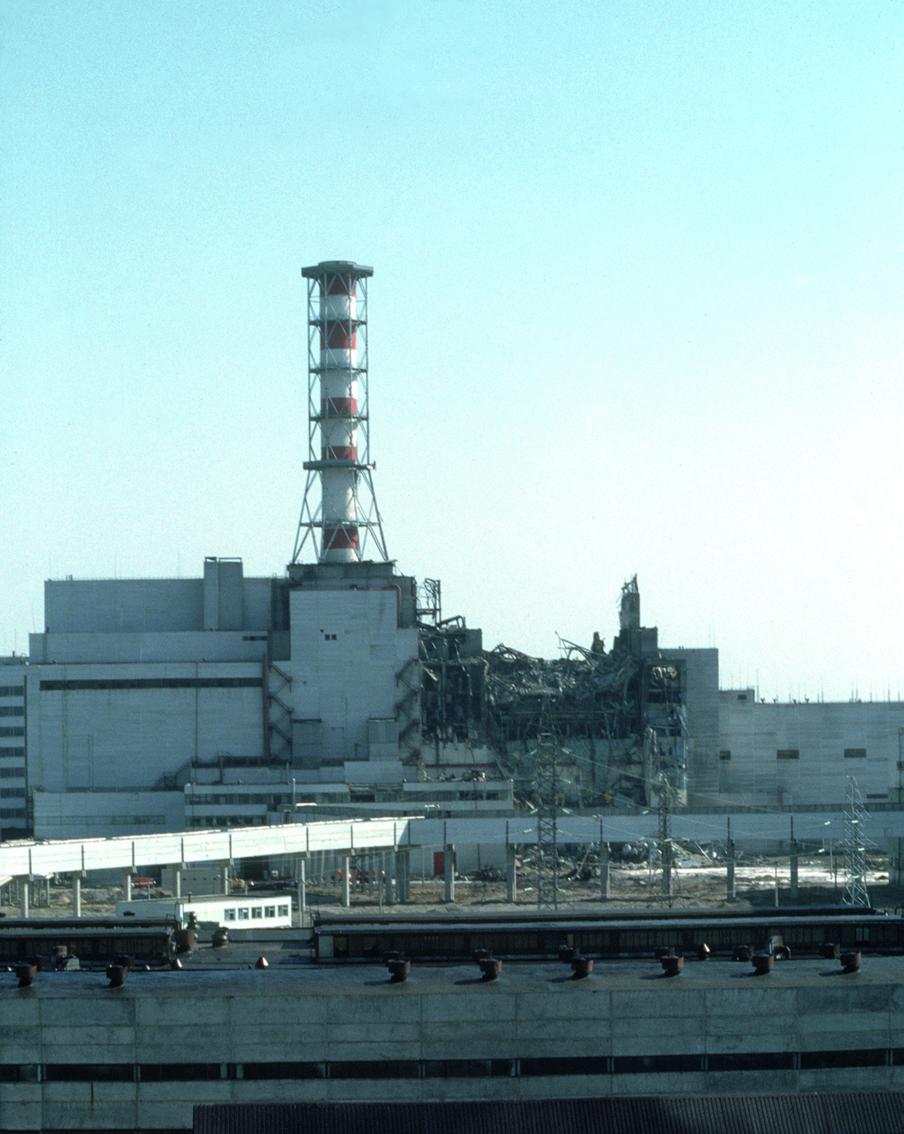 Оператор Чернобыльской АЭС провёл всю смену после взрыва и стал рисовать трагедию