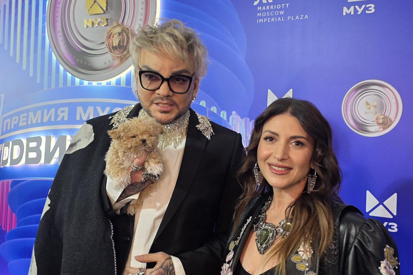 Филипп Киркоров ждет от Жасмин подарков для своего питомца.