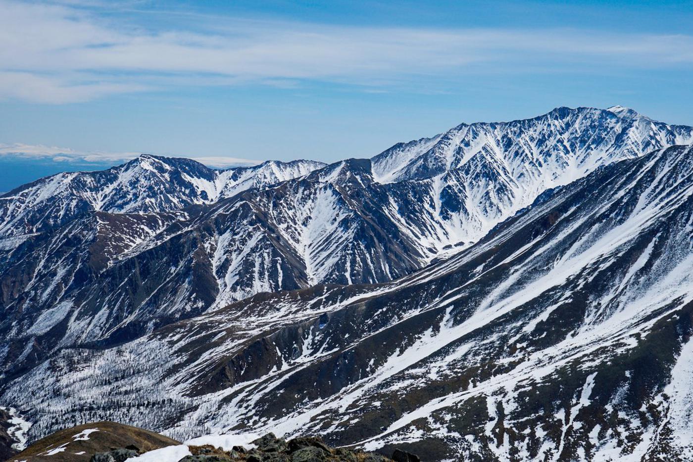 Спасатели в Бурятии эвакуируют тела трёх замёрзших туристов с горы Мунку-Сардык