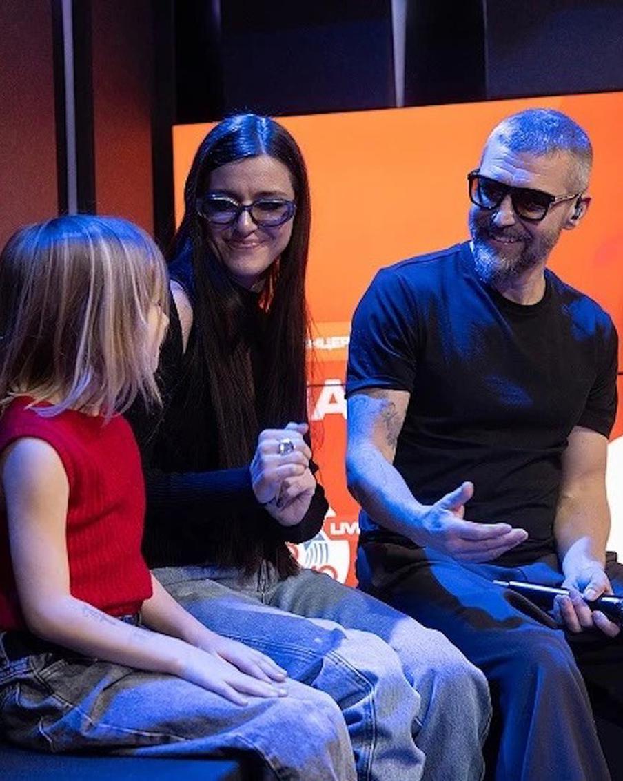 Лидер группы Uma2rman растрогал звезду "Папиных дочек" Анастасию Сиваеву