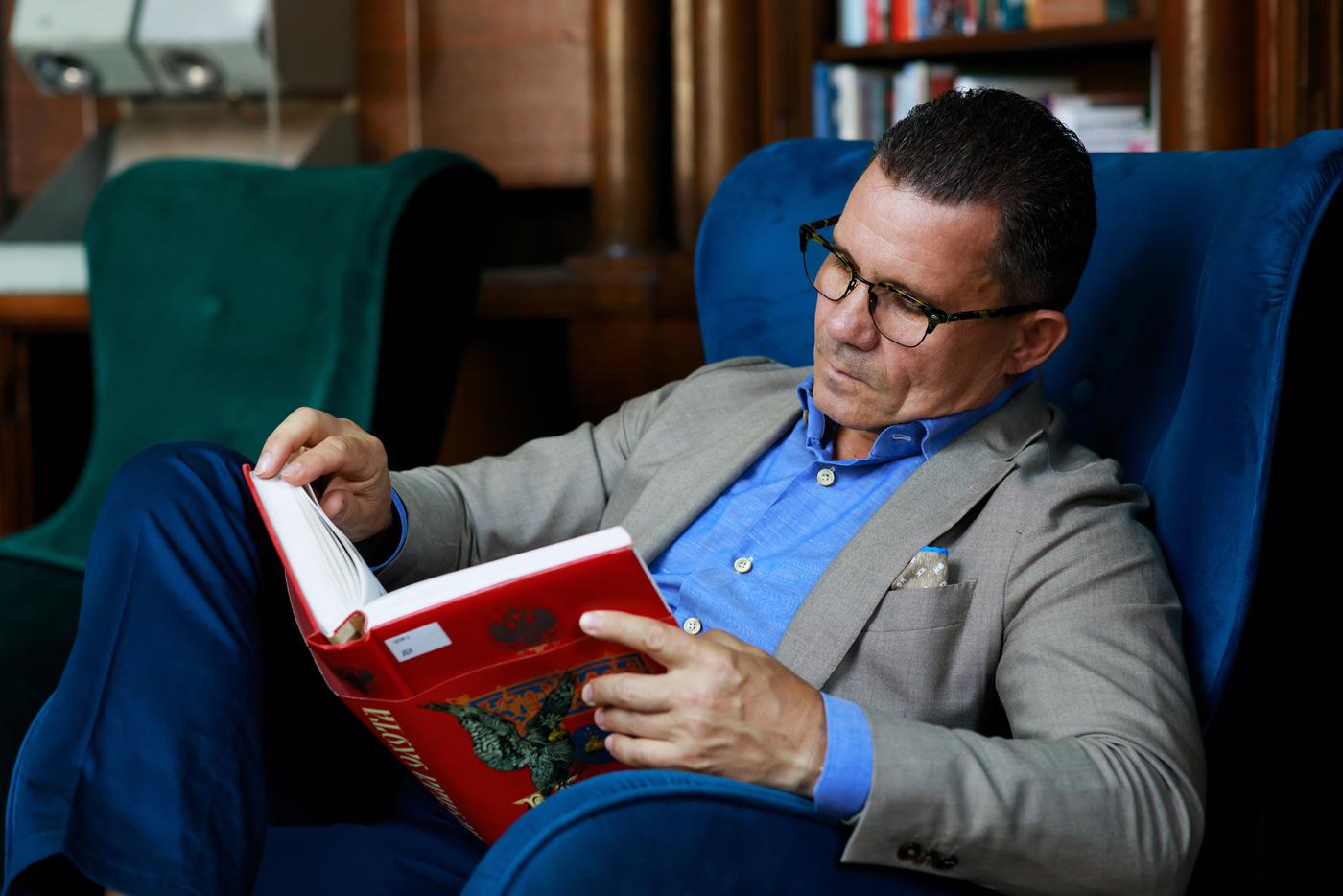 В фонды Ленинки ежедневно поступают новые издания. 