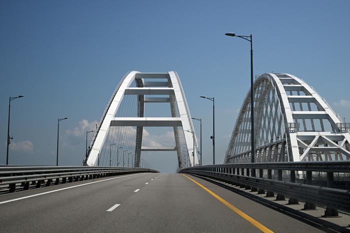 Какие автомобили не пускают на Крымский мост по новым правилам Минтранса