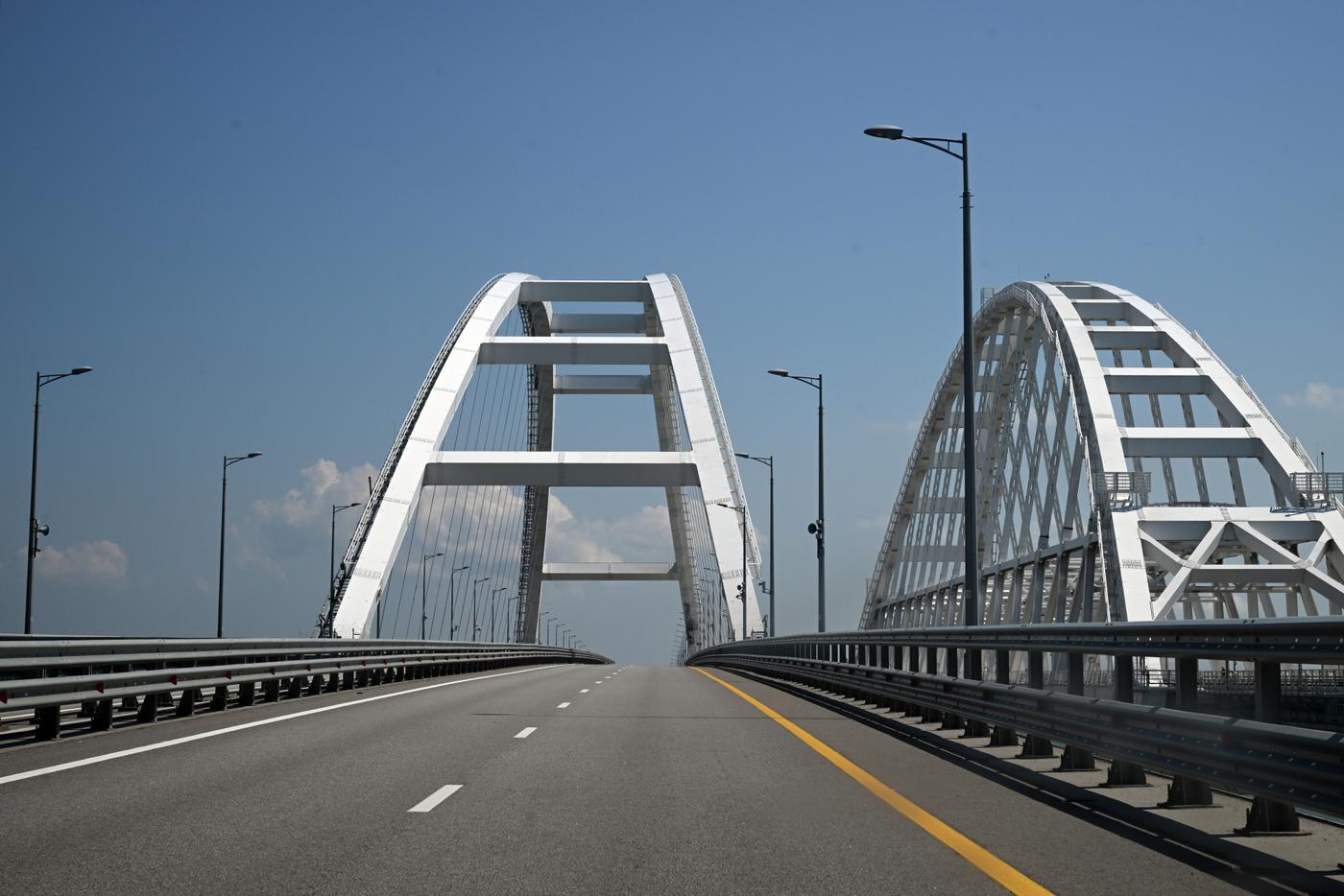 Какие автомобили не пускают на Крымский мост по новым правилам Минтранса