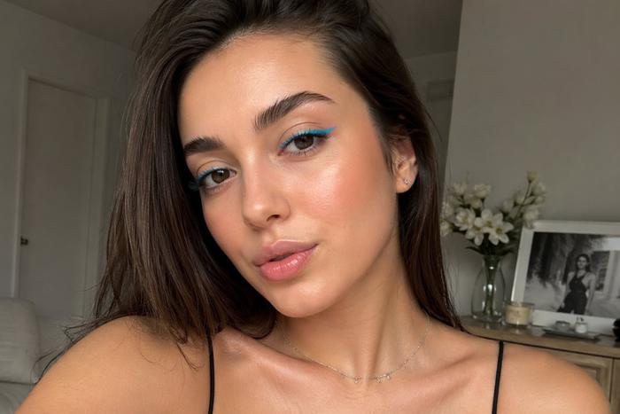 Как носить лазурные тени в 2026 году: секреты освежающего макияжа глаз