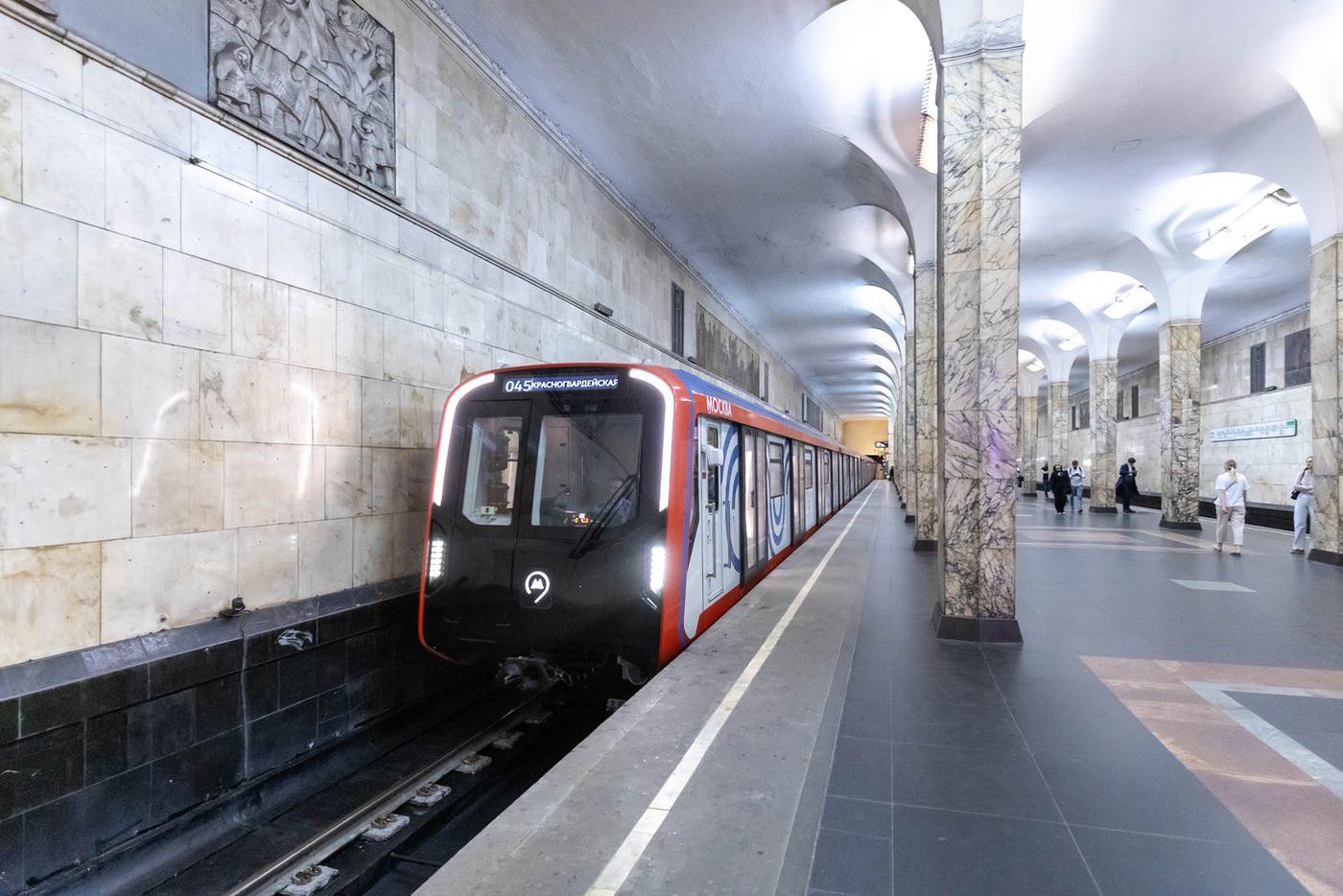 Созданные при помощи нейроголоса сообщения появились в нескольких поездах на Замоскворецкой линии