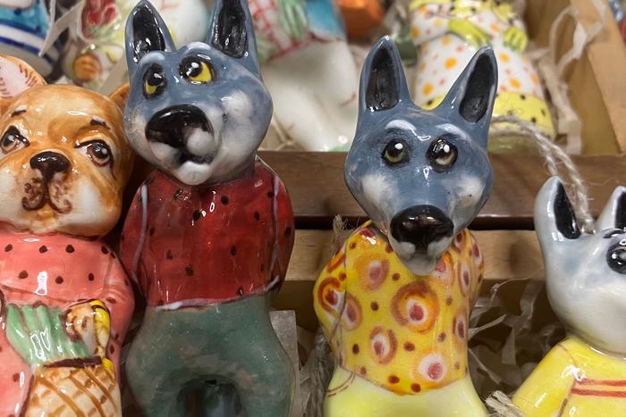 "Наше псё": сколько в Москве стоят пчелобаки и гиены огненные