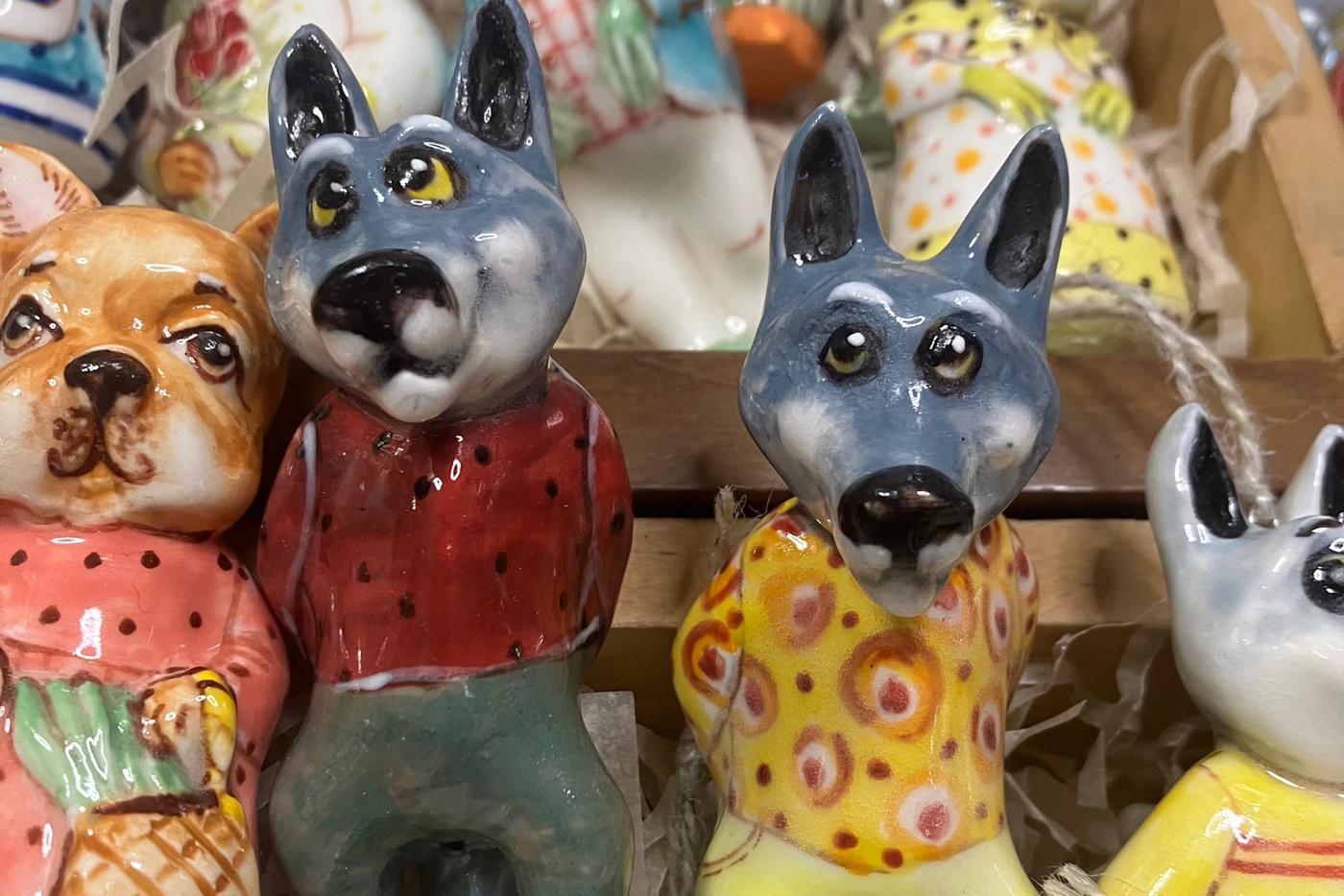 "Наше псё": сколько в Москве стоят пчелобаки и гиены огненные