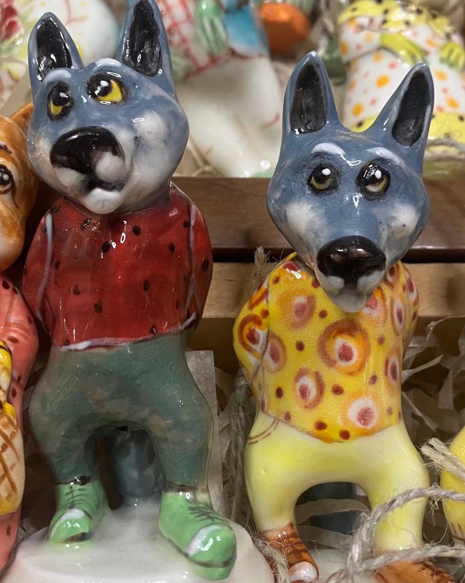 "Наше псё": сколько в Москве стоят пчелобаки и гиены огненные