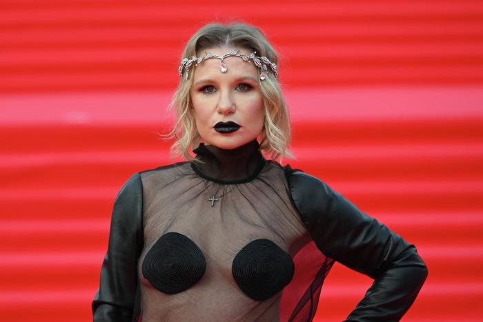 "Будто дом терпимости": известная актриса в ужасе от пошлых нарядов и небритых подмышек гостей ММКФ