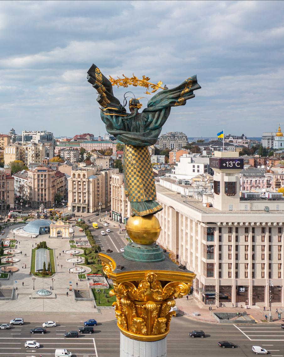 ЕС потребовал от Украины соблюдения прав меньшинств для выдачи кредита. Ранее Евросоюз одобрил 20-й пакет санкций против России и выделение Украине кредита в €90 млрд. Брюссель принял решение предоставить финансирование Киеву ещё в декабре прошлого года, но Венгрия блокировала его исполнение