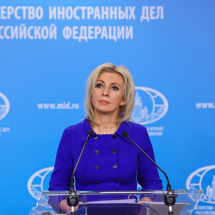 Захарова сравнила георгиевскую ленточку со святой водой, отпугивающей нечисть. Официальный представитель МИД РФ выступила на брифинге в Ижевске с резкой реакцией на попытки недружественных стран запретить символ Победы. По словам дипломата, ленточка не несёт никакой опасности, но действует как святая вода – вызывает шипение и отвращение у нечисти