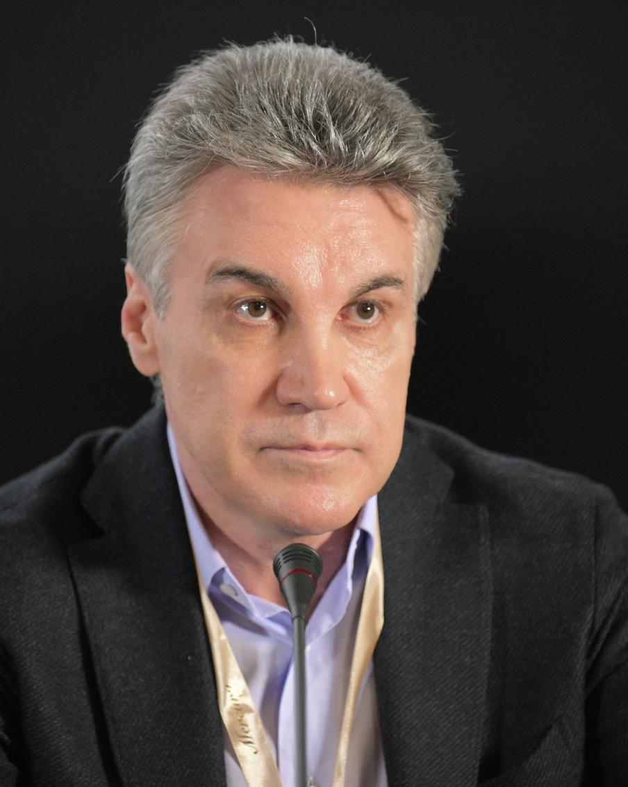 Жена Алексея Пиманова раскрыла причину смерти телеведущего. Журналист и бессменный ведущий программы "Человек и закон" скончался на 65-м году жизни. Пиманов также был президентом медиахолдинга "Красная звезда" и автором десятков документальных лент