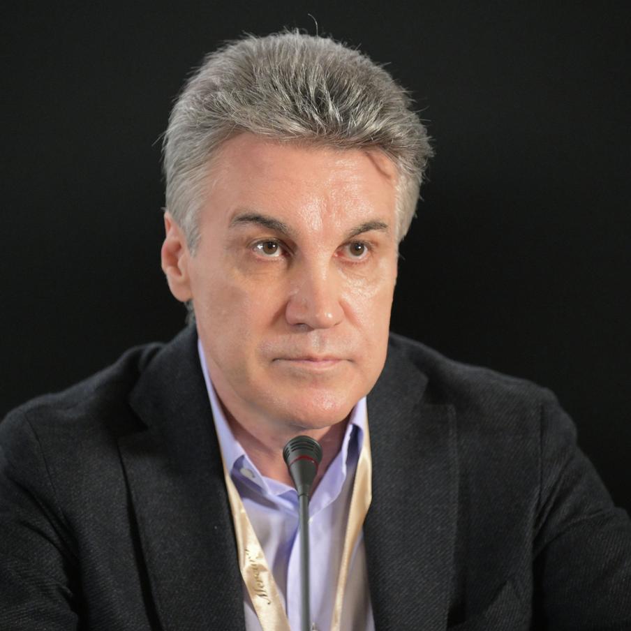 Жена Алексея Пиманова раскрыла причину смерти телеведущего. Журналист и бессменный ведущий программы "Человек и закон" скончался на 65-м году жизни. Пиманов также был президентом медиахолдинга "Красная звезда" и автором десятков документальных лент