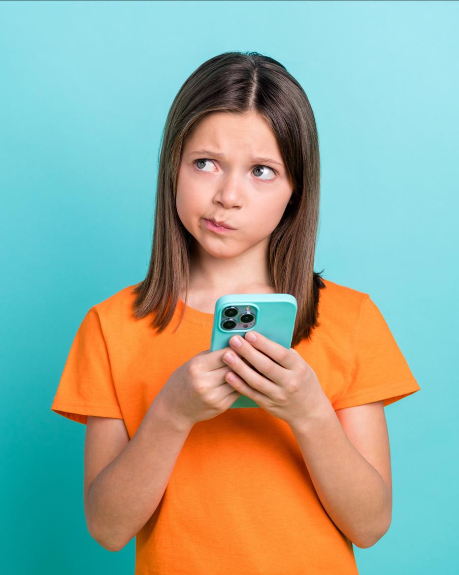 Норвегия планирует запретить соцсетей для детей. По убеждению премьера страны, обыденная жизнь подрастающего поколения не должна находиться под управлением гаджетов и цифровых алгоритмов