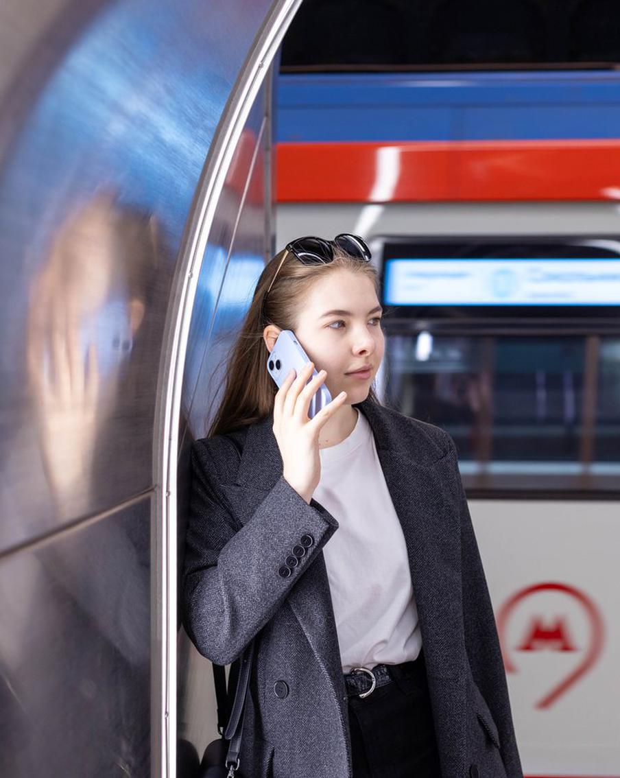 Контакт-центру "Московский транспорт" исполнилось 13 лет. Сегодня это современный высокотехнологичный центр поддержки пассажиров, где операторам помогает искусственный интеллект