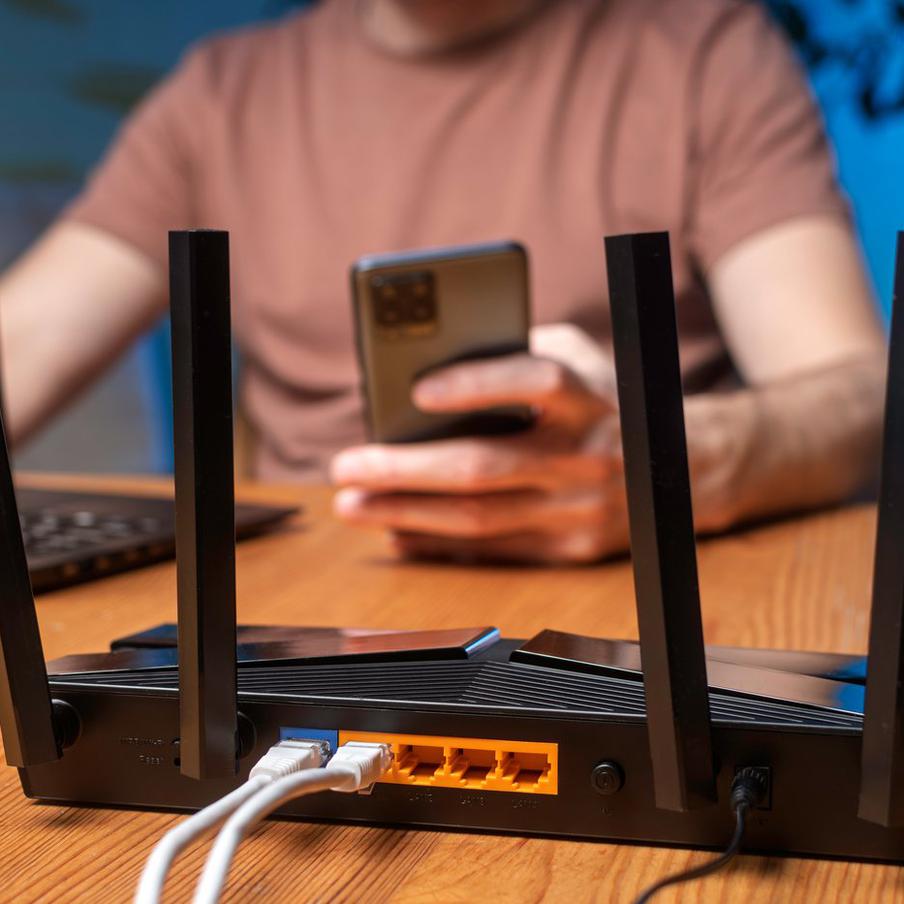 Россиянам порекомендовали пользоваться сайтами только с российскими доменами. В МВД России предупредили российских пользователей об исходящей от сайтов из иностранной доменной зоны опасности