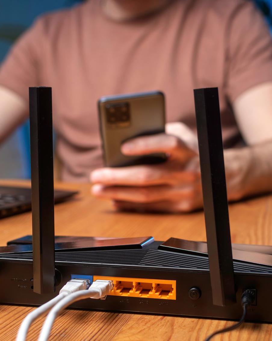 Россиянам порекомендовали пользоваться сайтами только с российскими доменами. В МВД России предупредили российских пользователей об исходящей от сайтов из иностранной доменной зоны опасности