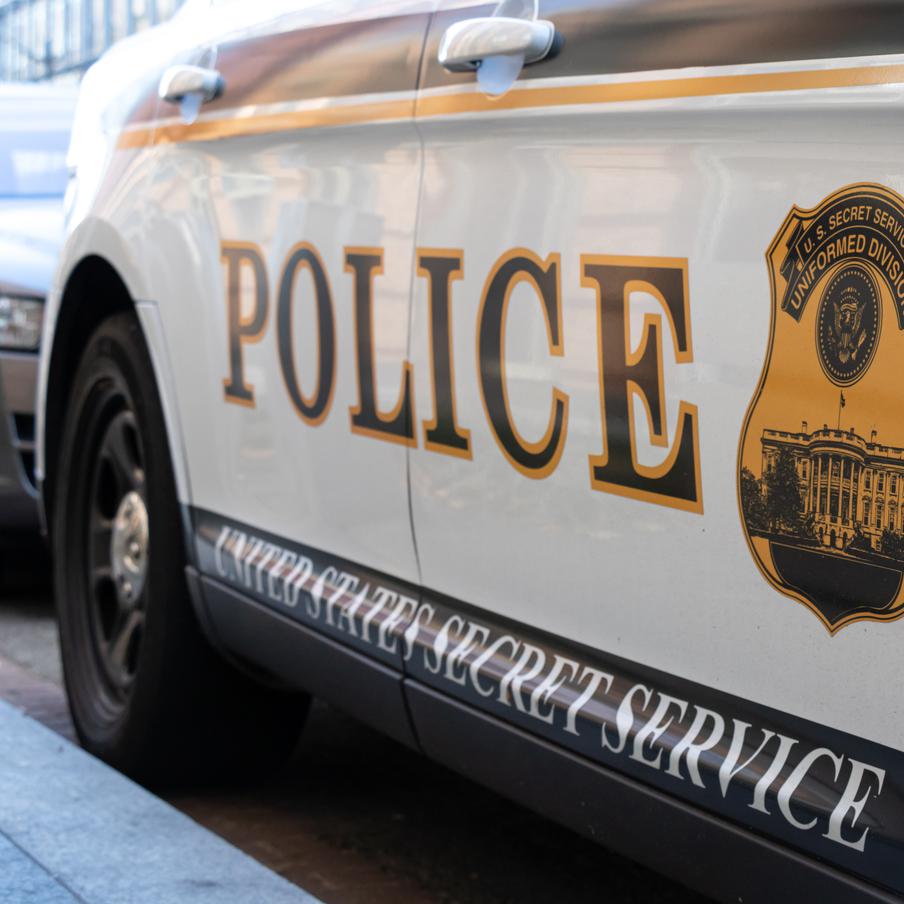 Стала известна личность планировавшего нападение на Дональда Трампа стрелка. Раскрыта личность человека, предположительно планировавшего совершить покушение на Дональда Трампа в одном из отелей Вашингтона. Им является 31-летний житель Калифорнии