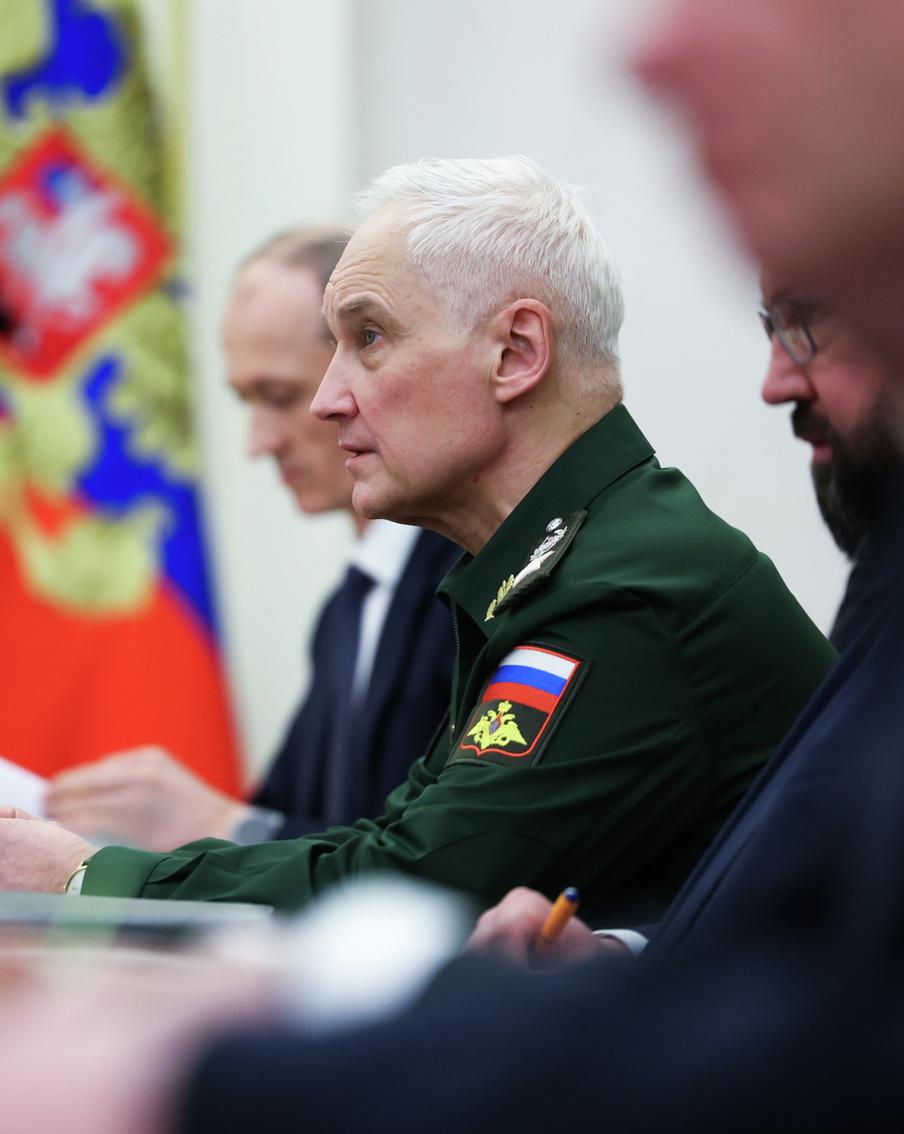 Российский министр обороны Андрей Белоусов прибыл в КНДР с рабочим визитом. Глава российского оборонного ведомства Белоусов проведёт в КНДР переговоры с руководством страны и военным командованием