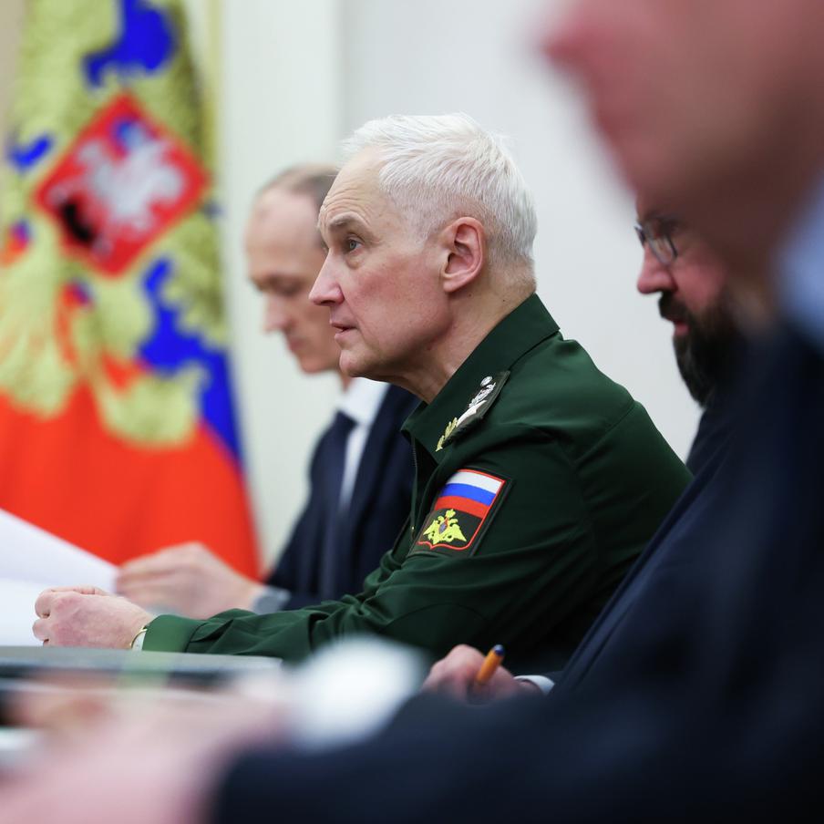 Российский министр обороны Андрей Белоусов прибыл в КНДР с рабочим визитом. Глава российского оборонного ведомства Белоусов проведёт в КНДР переговоры с руководством страны и военным командованием