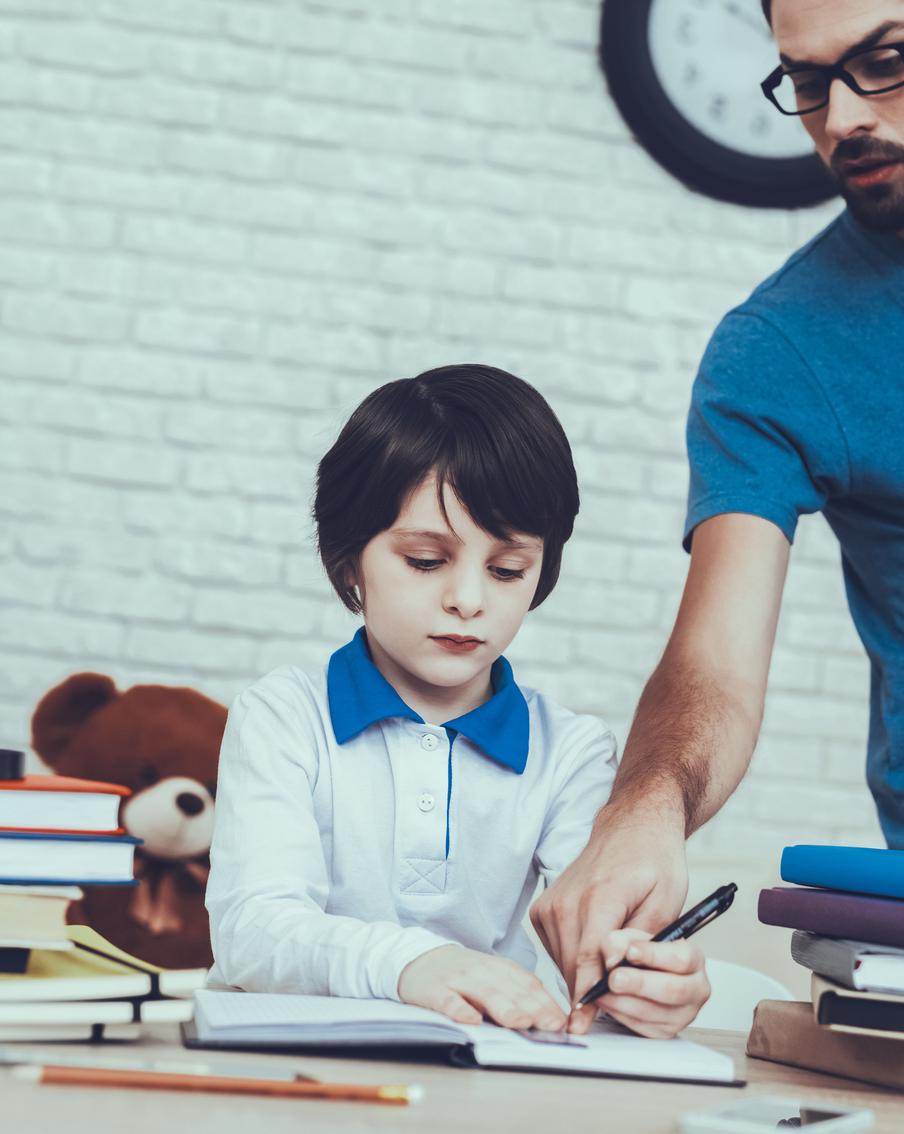 Российским школьникам могут отменить домашние задания из-за засилья ИИ. Активное распространение в образовательной сфере искусственного интеллекта может привести к полной отмене домашних заданий для российских школьников