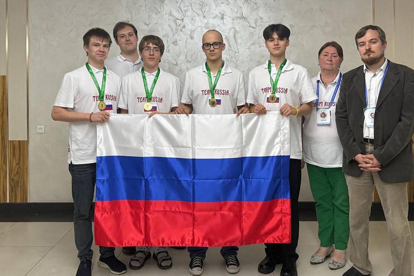 Собянин рассказал о достижениях москвичей на Международной олимпиаде по биологии