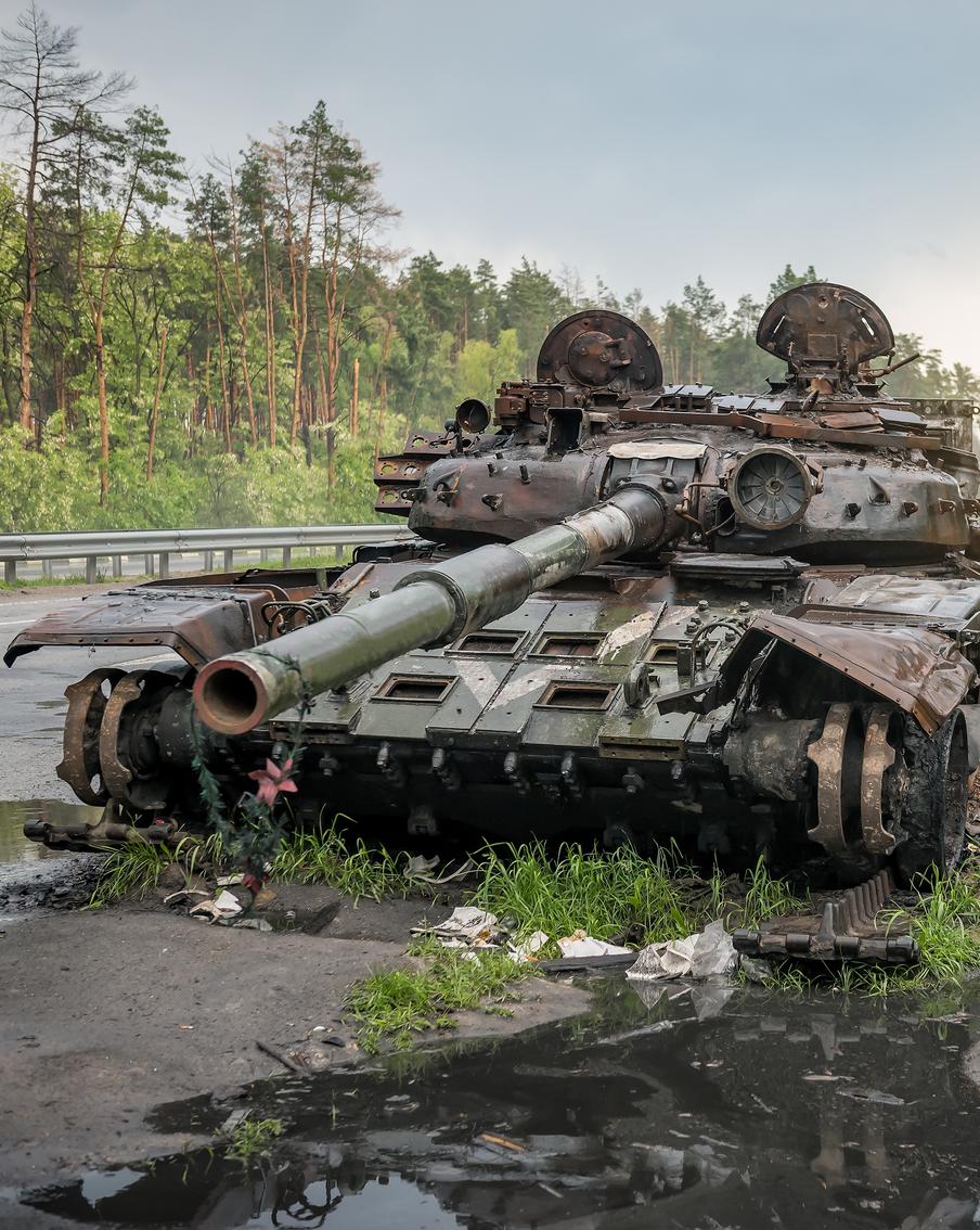 ТАСС: ВСУ понесли колоссальные потери под Гуляйполем. По информации ТАСС, полученной от российских силовых структур, Вооружённые силы Украины понесли серьёзные потери в районе Гуляйполя, пытаясь удержать Воздвижевку. Сообщается, что в числе особо пострадавших оказались 210-й отдельный штурмовой полк и полк "Шквал"
