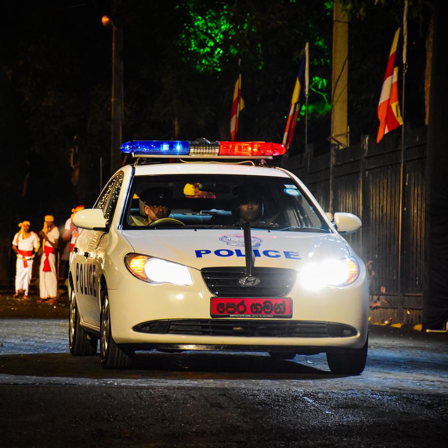 Daily Mirror: в Шри-Ланке задержали 22 монаха за перевозку более 110 кг наркотиков. Правоохранительные органы Шри-Ланки провели масштабную операцию в международном аэропорту Бандаранайке, расположенном к северу от Коломбо. В ходе этой операции были задержаны двадцать два буддийских монаха по обвинению в транспортировке более 110 килограмм наркотических веществ